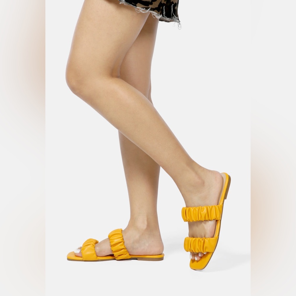 London Rag Slip-On Scrunch Flat Sandals